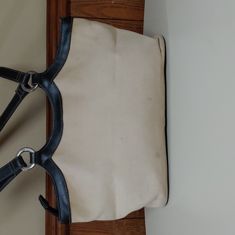 Frankie and Johnnie Dainty Vintage Shoulder Bag - Picture 5 of 16